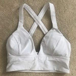 White lululemon sports bra
